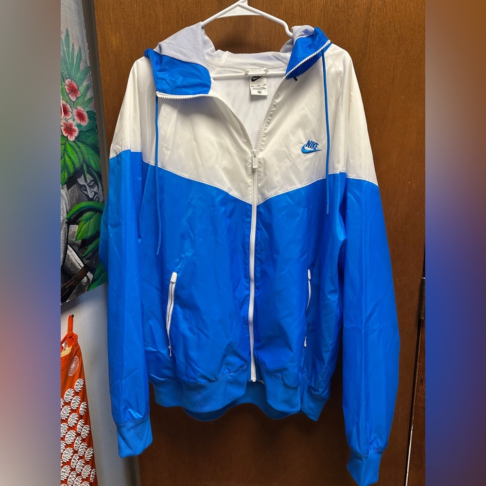 Nike Unisex Windbreaker Jacket